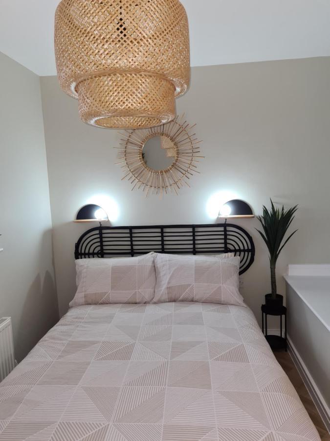Modern 1 Bed Next To And Golf Course Apartment